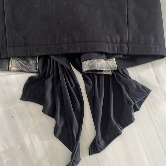 Men’s lightweight jacket. Built in scarf on the inside. - Picture 4 of 6